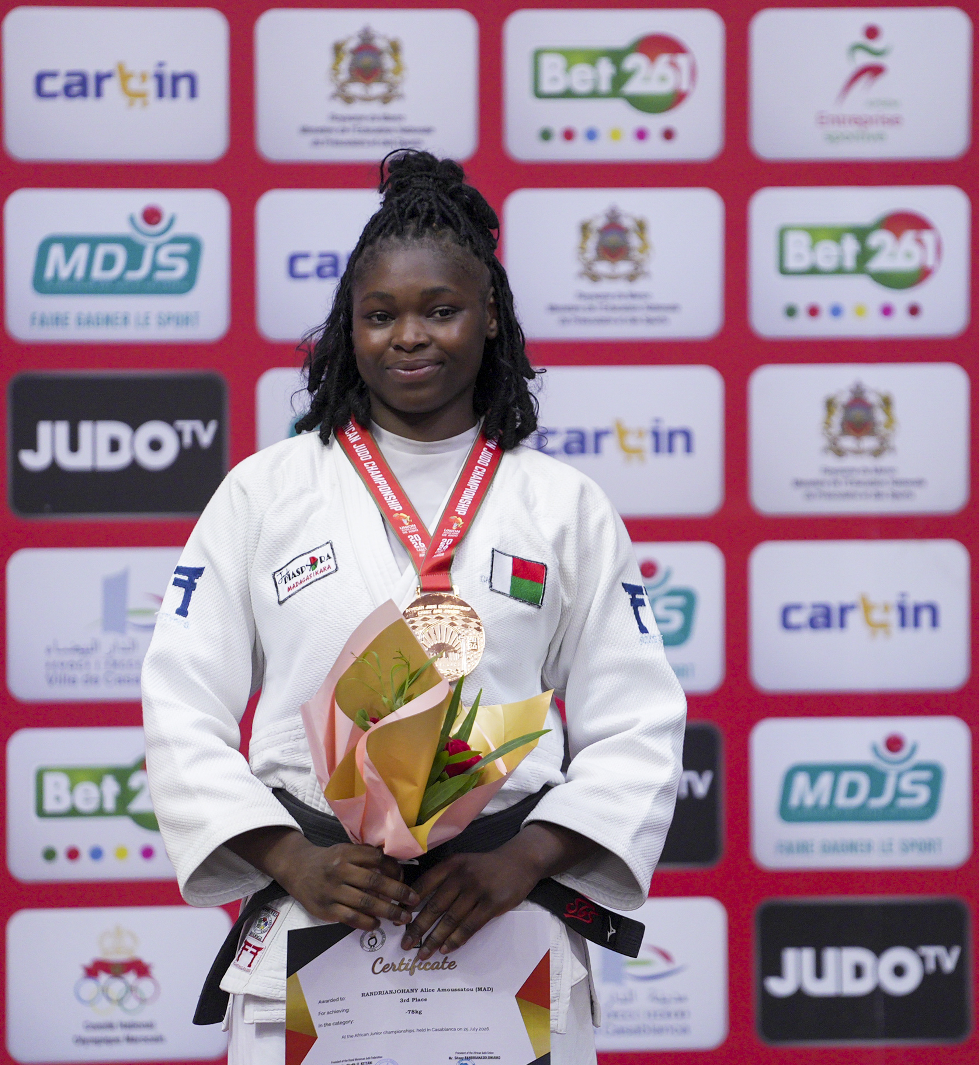 Alice avec sa médaille de bronze au Championnat d'Afrique Junior 2026 à Casablanca