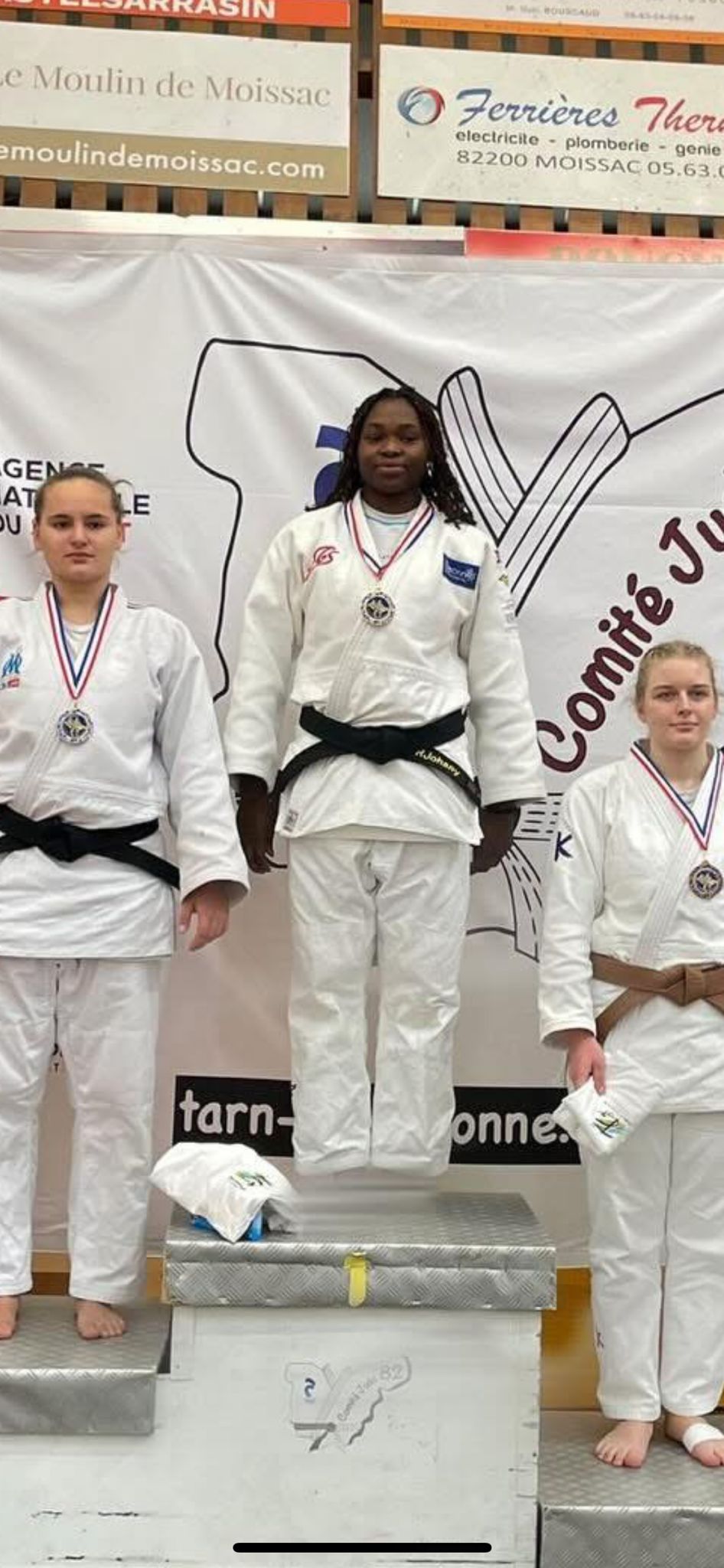 Alice sur la plus haute marche du podium